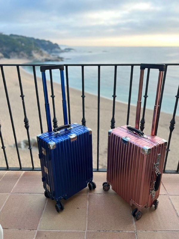 Duo Élégance : Set de Valises Bleu & Rose – Voyagez avec Style